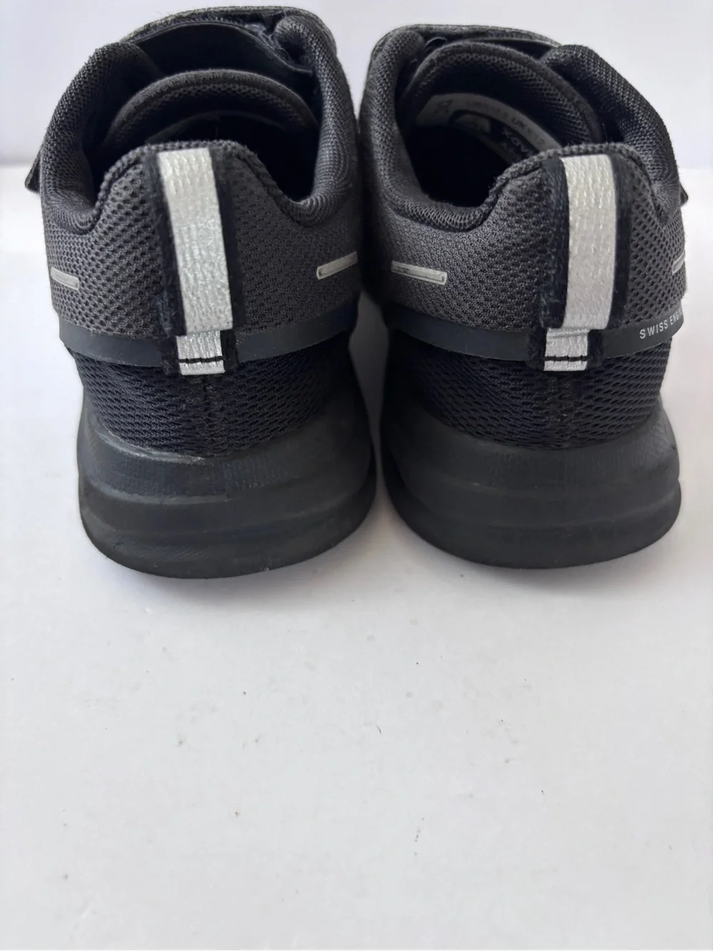 On Cloud Play Youth Slip On Triple Black Running Sneaker Shoes US Kids Size 12.5